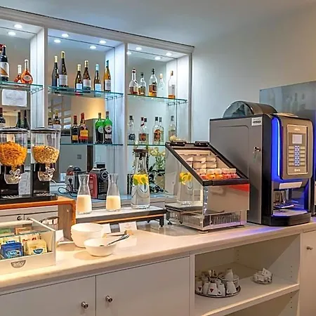 Cascais Hotel 3*
