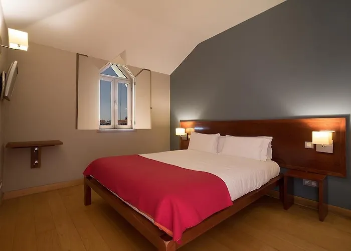 Cascais Hotel 3*