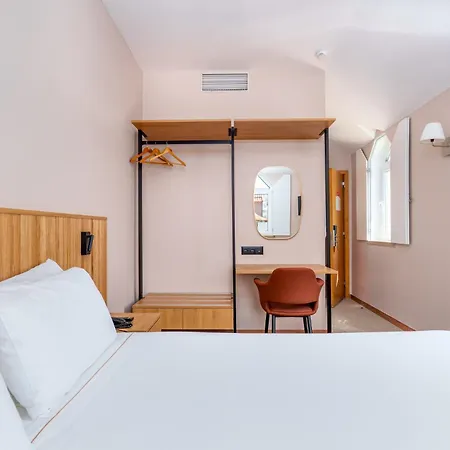 Cascais Hotel 3*